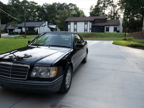 Used 1995 Mercedes-Benz E 320 Convertible image 4