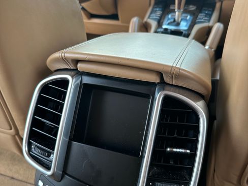 Used 2012 Porsche Cayenne S image 26