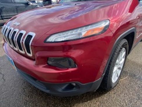Used 2014 Jeep Cherokee Latitude image 2