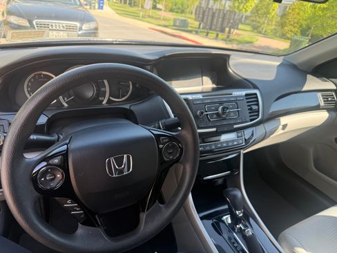 Used 2017 Honda Accord LX image 6
