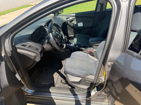 Used 2013 Ford Focus SE FWD image 13