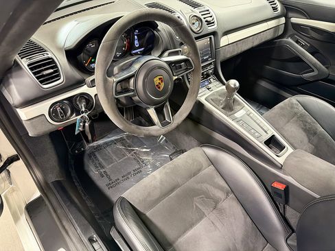 Used 2016 Porsche Cayman GT4 RWD image 10