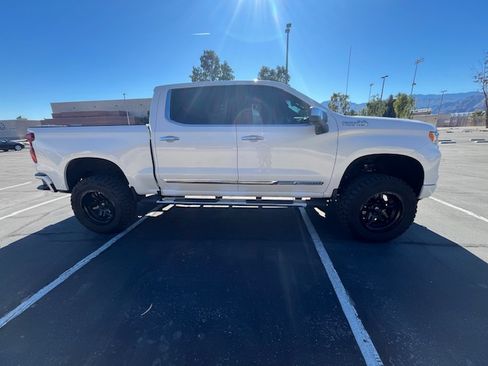 Used 2023 Chevrolet Silverado 1500 High Country w/ High Country Premium Package image 6