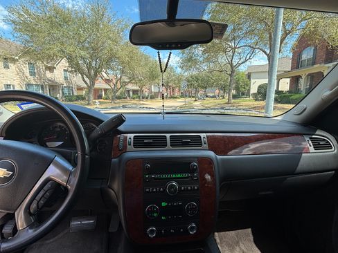 Used 2011 Chevrolet Tahoe LT w/ Texas Edition image 9