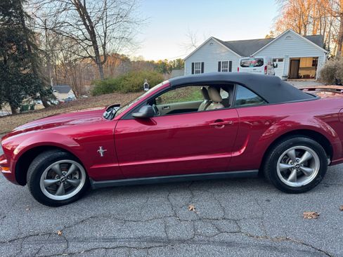 Used 2006 Ford Mustang Premium image 4