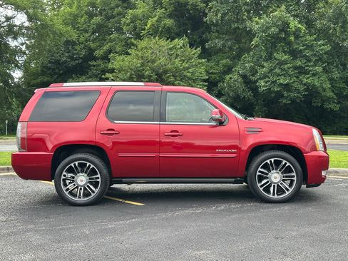 Used 2013 Cadillac Escalade Premium AWD/4WD image 20