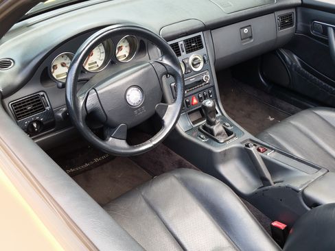 Used 2000 Mercedes-Benz SLK 230 image 6
