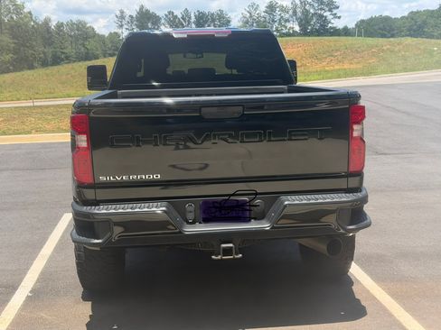 Used 2022 Chevrolet Silverado 2500 Custom w/ Custom Value Package AWD/4WD image 7