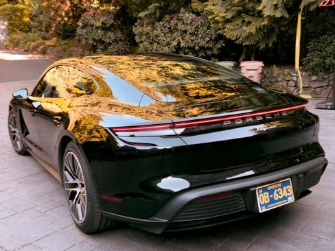 Used 2021 Porsche Taycan RWD image 15