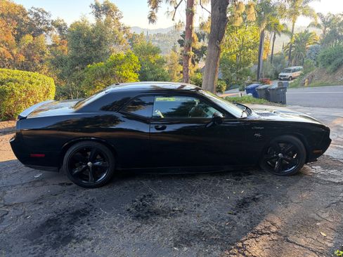 Used 2012 Dodge Challenger R/T image 5