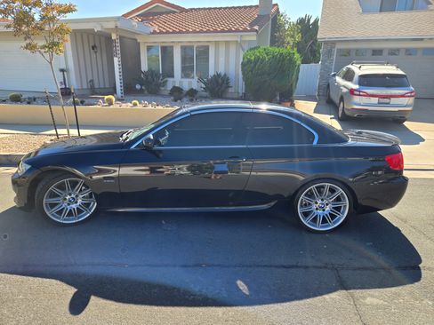 Used 2011 BMW 335is Convertible image 11