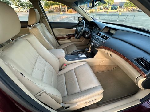 Used 2011 Honda Accord EX-L image 12