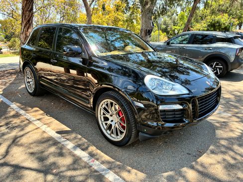 Used 2009 Porsche Cayenne GTS AWD/4WD image 2