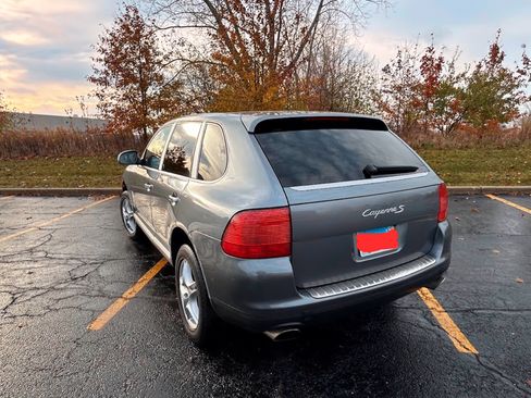 Used 2004 Porsche Cayenne S image 9