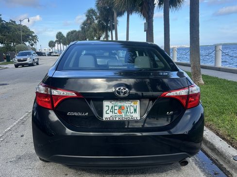 Used 2015 Toyota Corolla LE FWD image 12