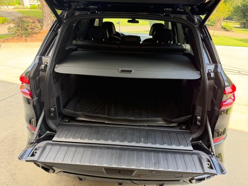 Used 2019 BMW X5 xDrive50i w/ M Sport Package AWD/4WD image 4