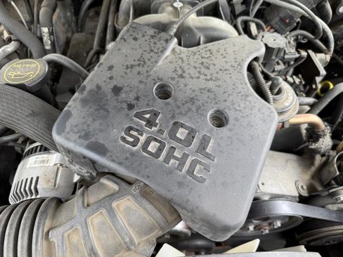 Used 2004 Ford Explorer Sport Trac XLS RWD image 26