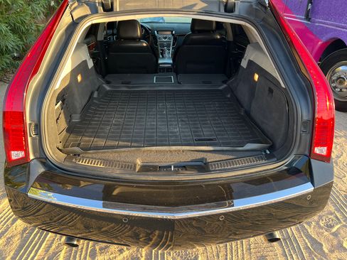 Used 2010 Cadillac CTS Premium RWD image 21