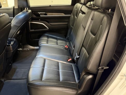 Used 2020 Kia Telluride EX image 13