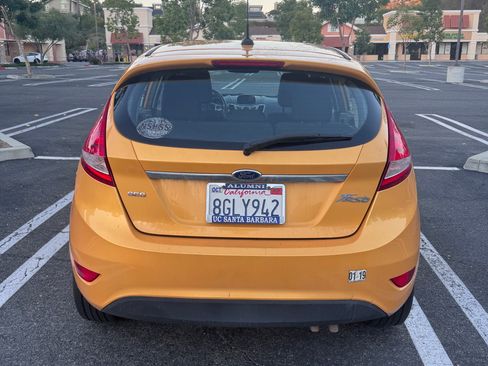 Used 2012 Ford Fiesta SES FWD image 8