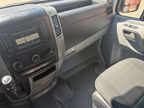Used 2015 Mercedes-Benz Sprinter 2500 image 20