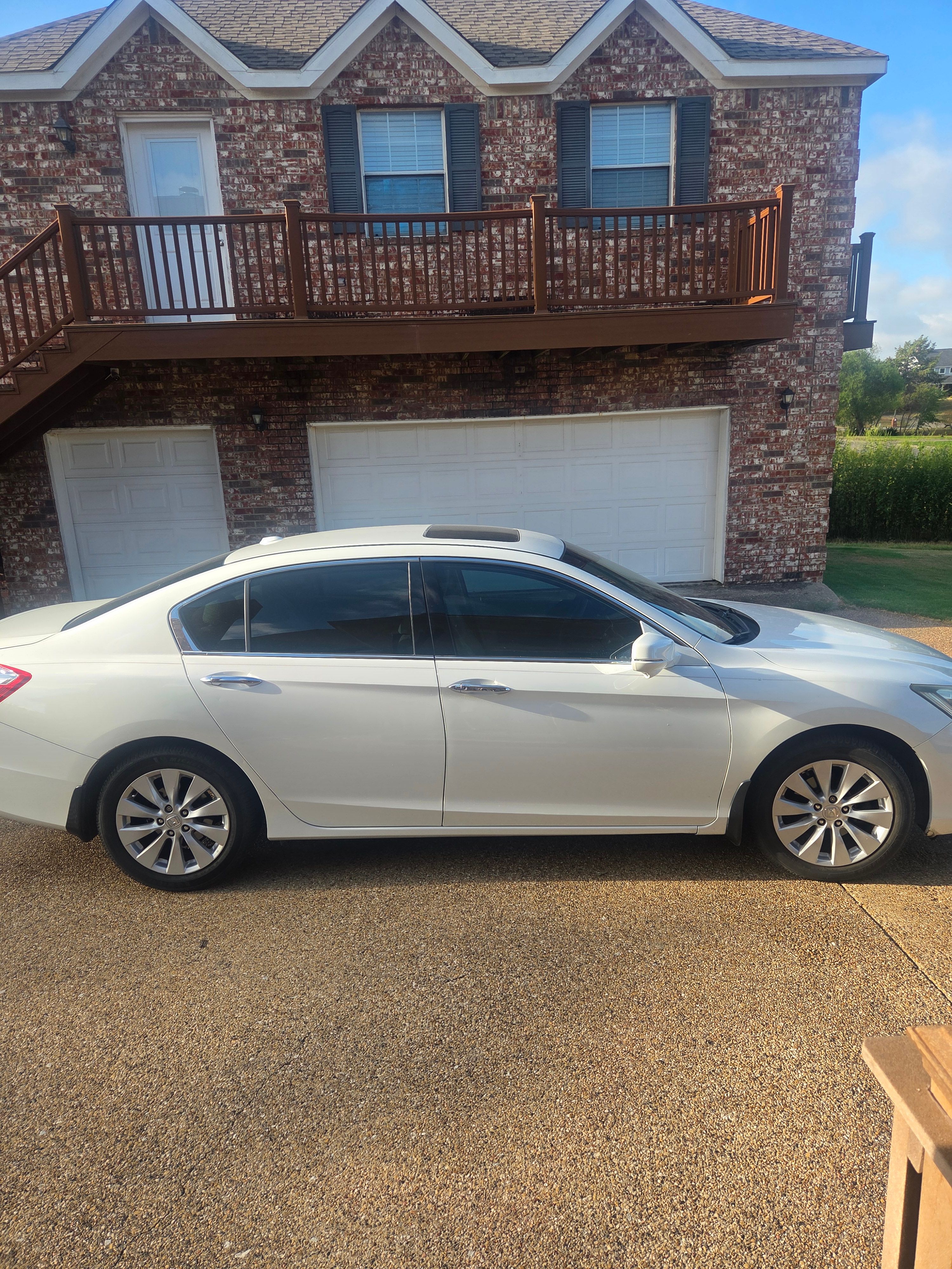 Used 2015 Honda Accord EX-L image 2