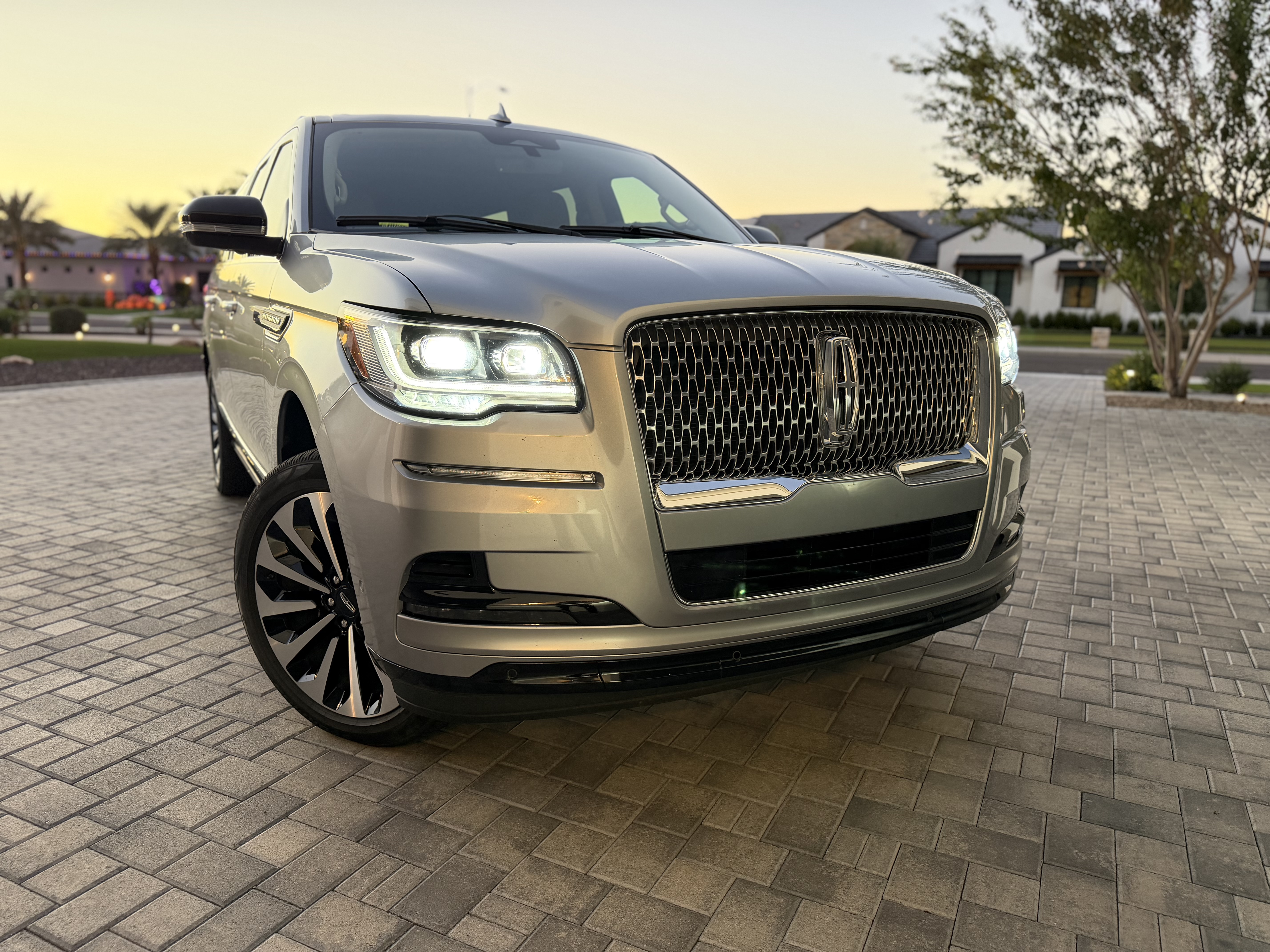 Used 2023 Lincoln Navigator L Reserve AWD/4WD image 1