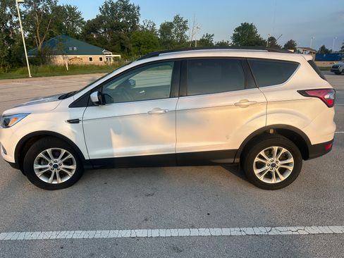Used 2018 Ford Escape SE FWD image 9