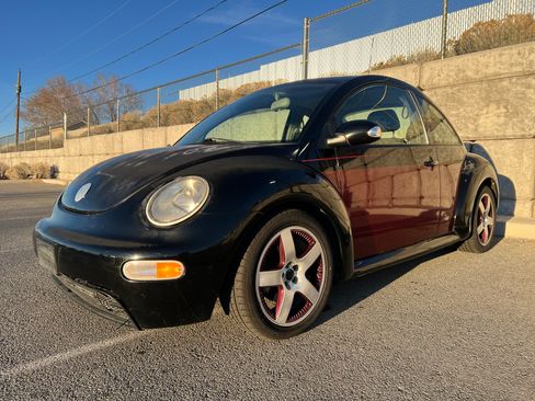 Used 2005 Volkswagen Beetle Bi-Color Edition image 1