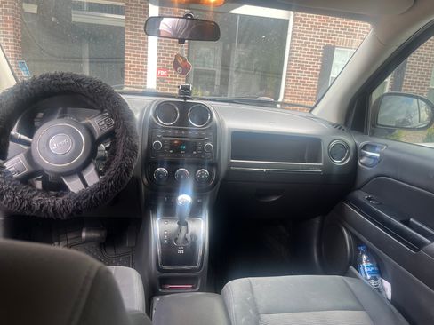 Used 2012 Jeep Compass Sport image 12