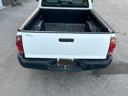 Used 2014 Toyota Tacoma Pickup 2D 6 ft image 11