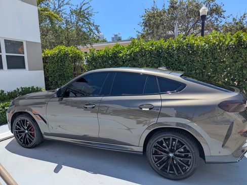 Used 2024 BMW X6 xDrive40i w/ Executive Package image 2