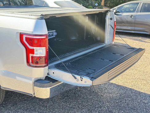 Used 2018 Ford F150 XLT image 19