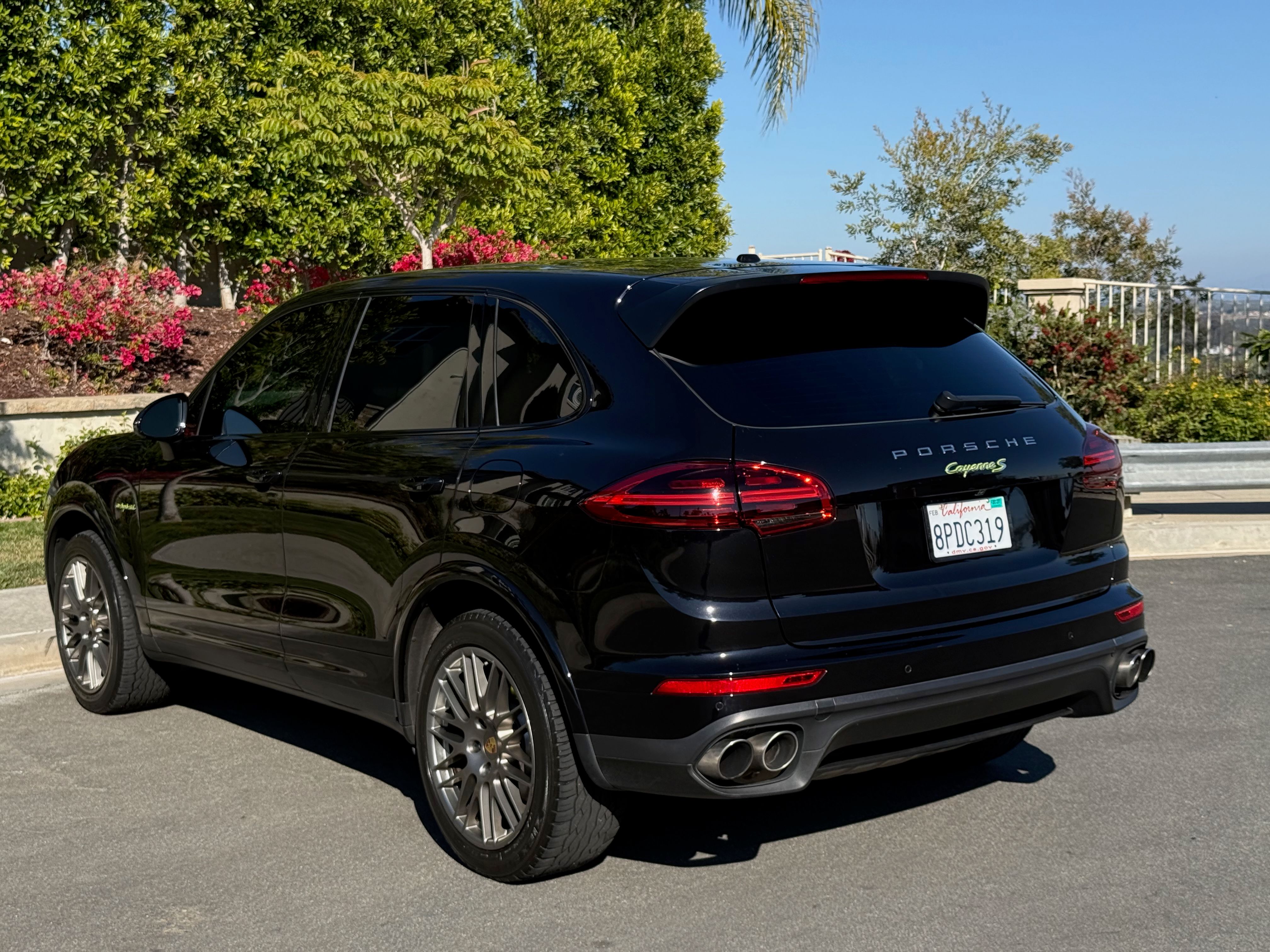 Used 2017 Porsche Cayenne S Platinum AWD/4WD image 4