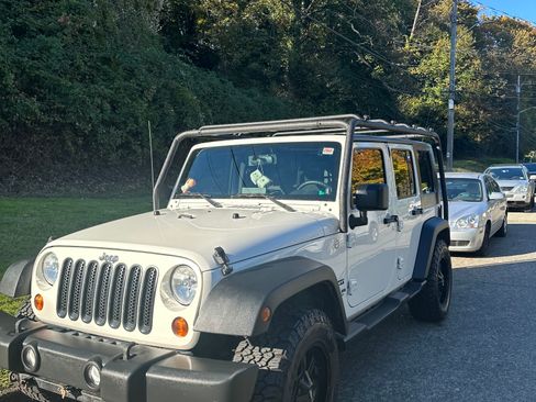 Used 2010 Jeep Wrangler Unlimited Sport image 10