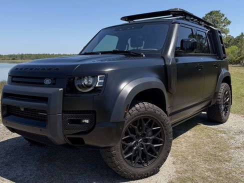 Used 2022 Land Rover Defender 110 X-Dynamic HSE image 6