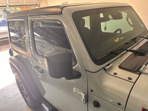 Used 2023 Jeep Wrangler Rubicon w/ LED Lighting Group AWD/4WD image 2