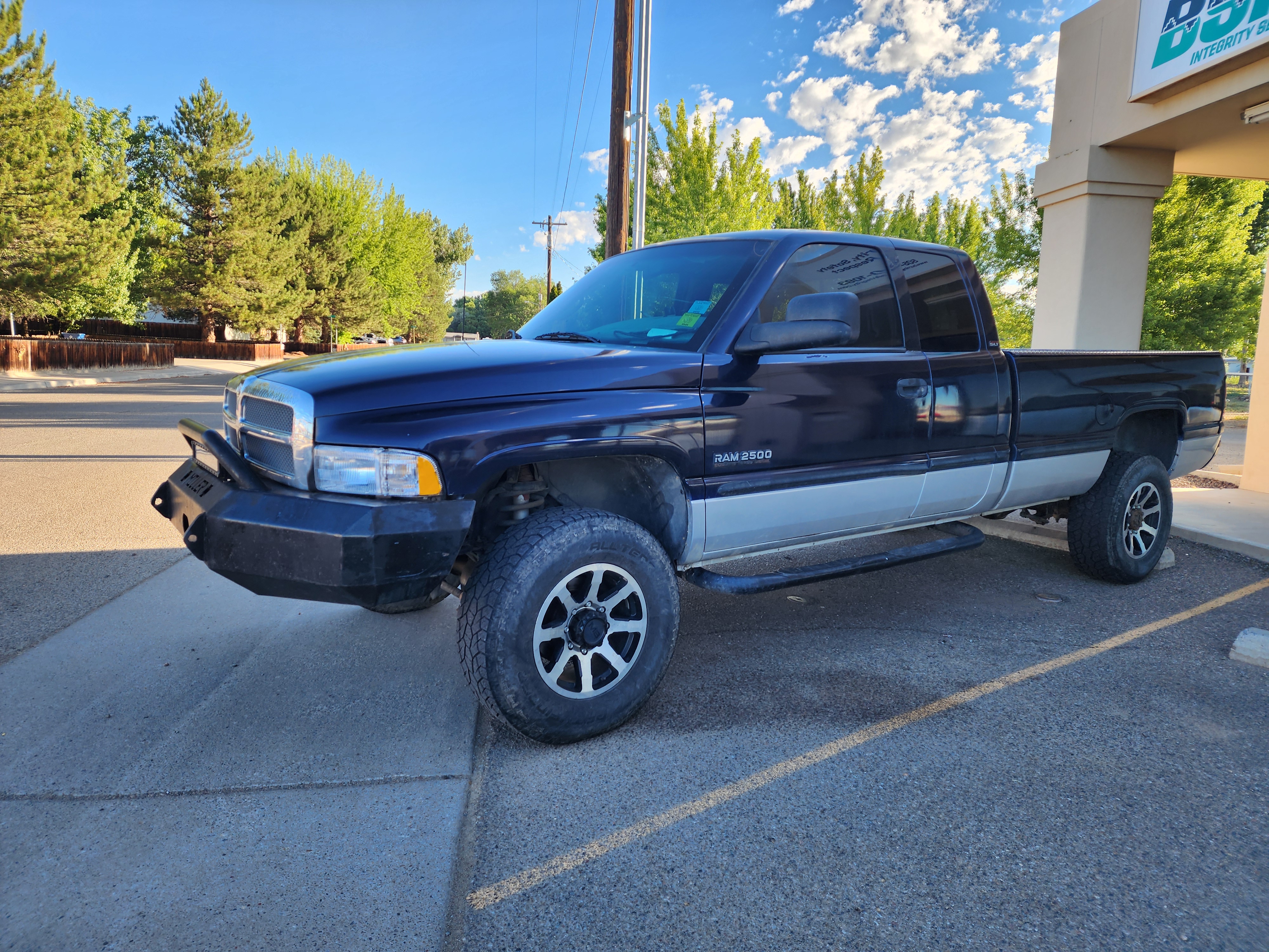 Used 1998 Dodge Ram 2500 Truck 4x4 Quad Cab image 9