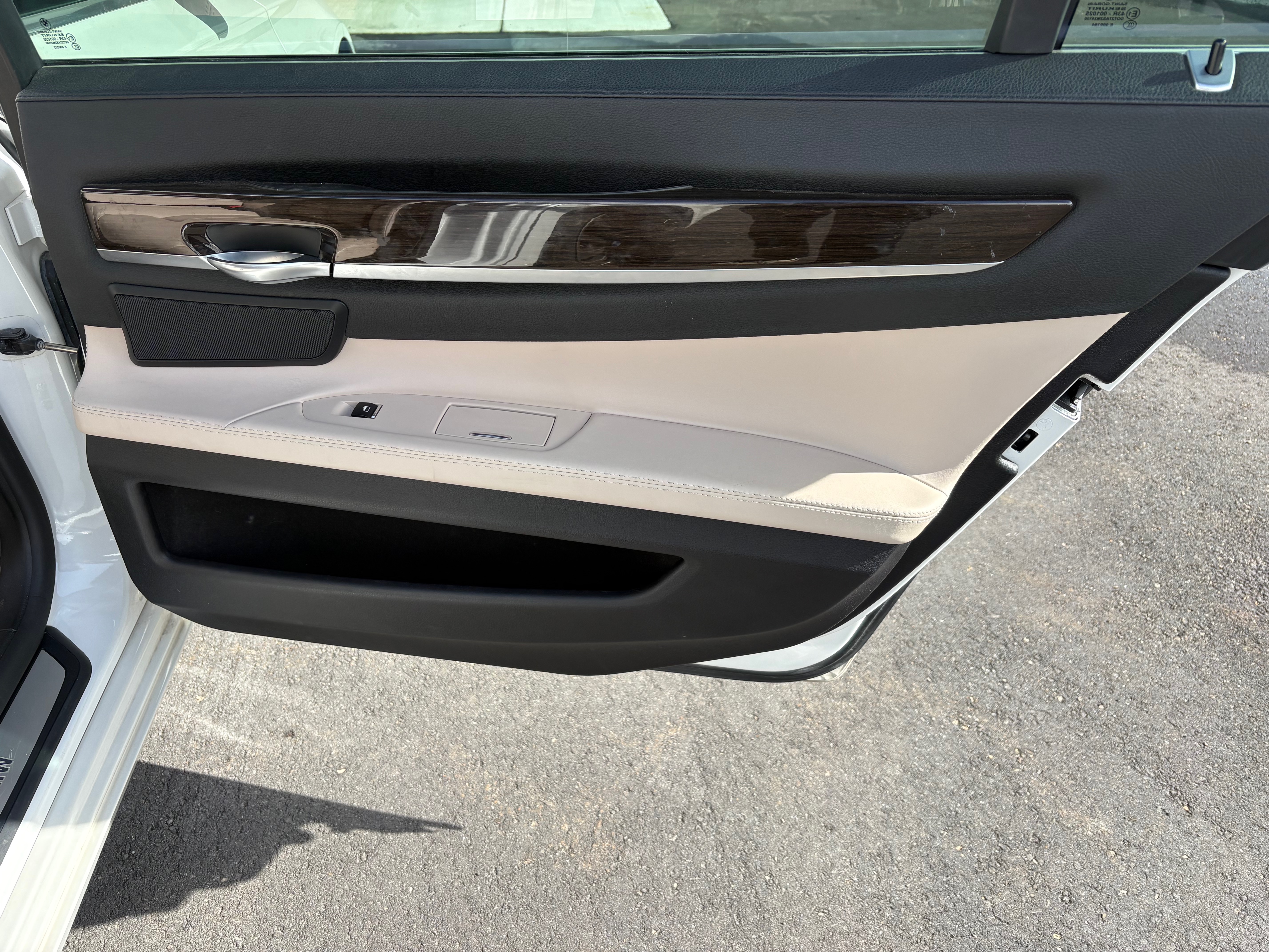 Used 2010 BMW 750Li xDrive AWD/4WD image 16