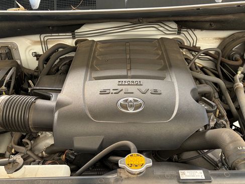 Used 2017 Toyota Tundra SR5 w/ SR5 Upgrade Package image 16