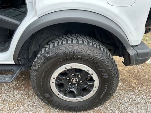 Used 2023 Ford Bronco Badlands w/ Sasquatch Package image 9