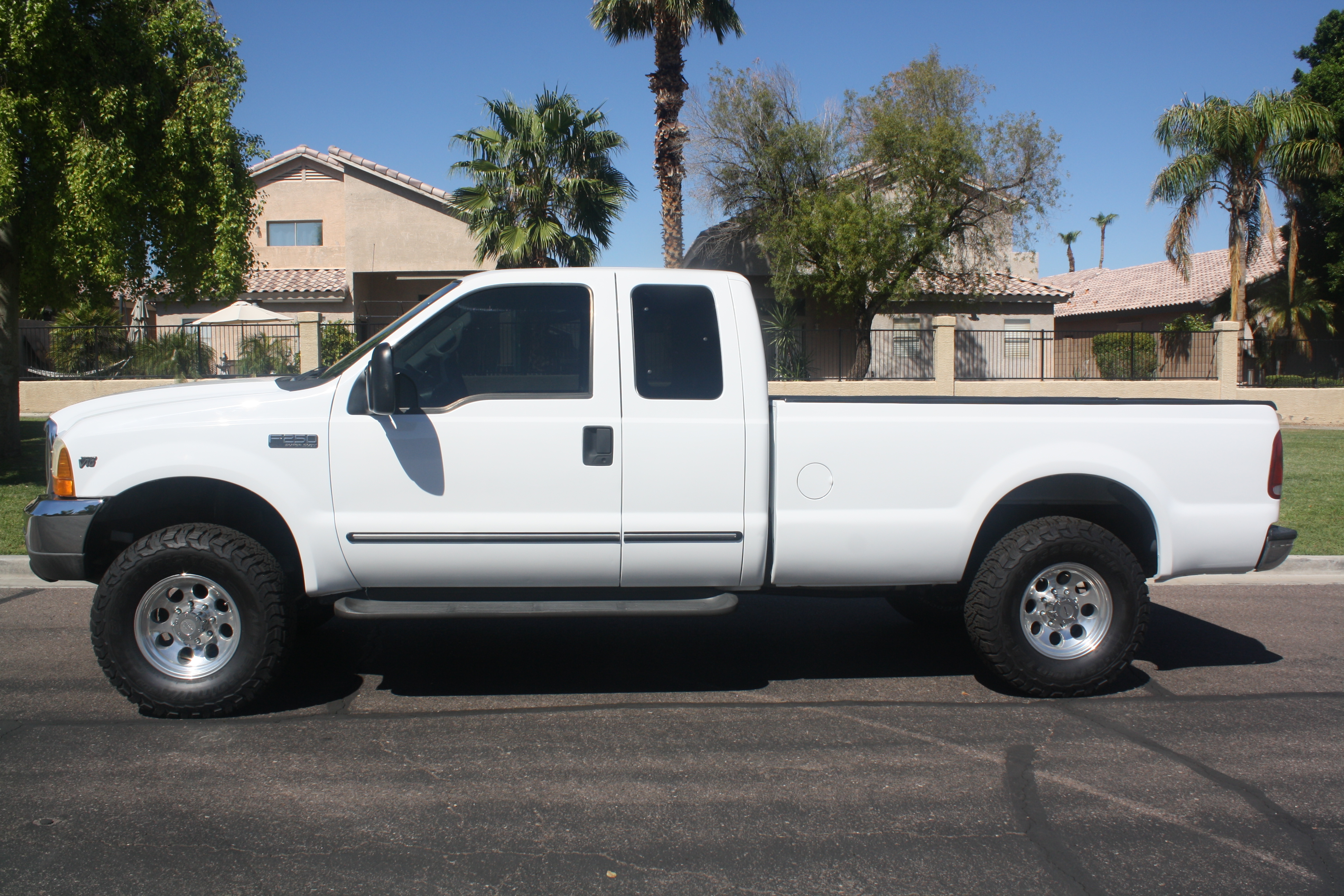Used 2000 Ford F250 4x4 SuperCab Super Duty image 4
