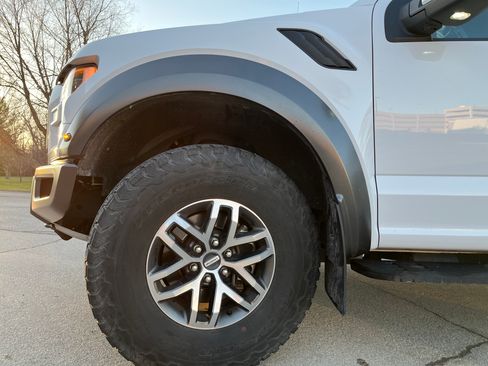 Used 2018 Ford F150 Raptor w/ Equipment Group 802A Luxury image 15