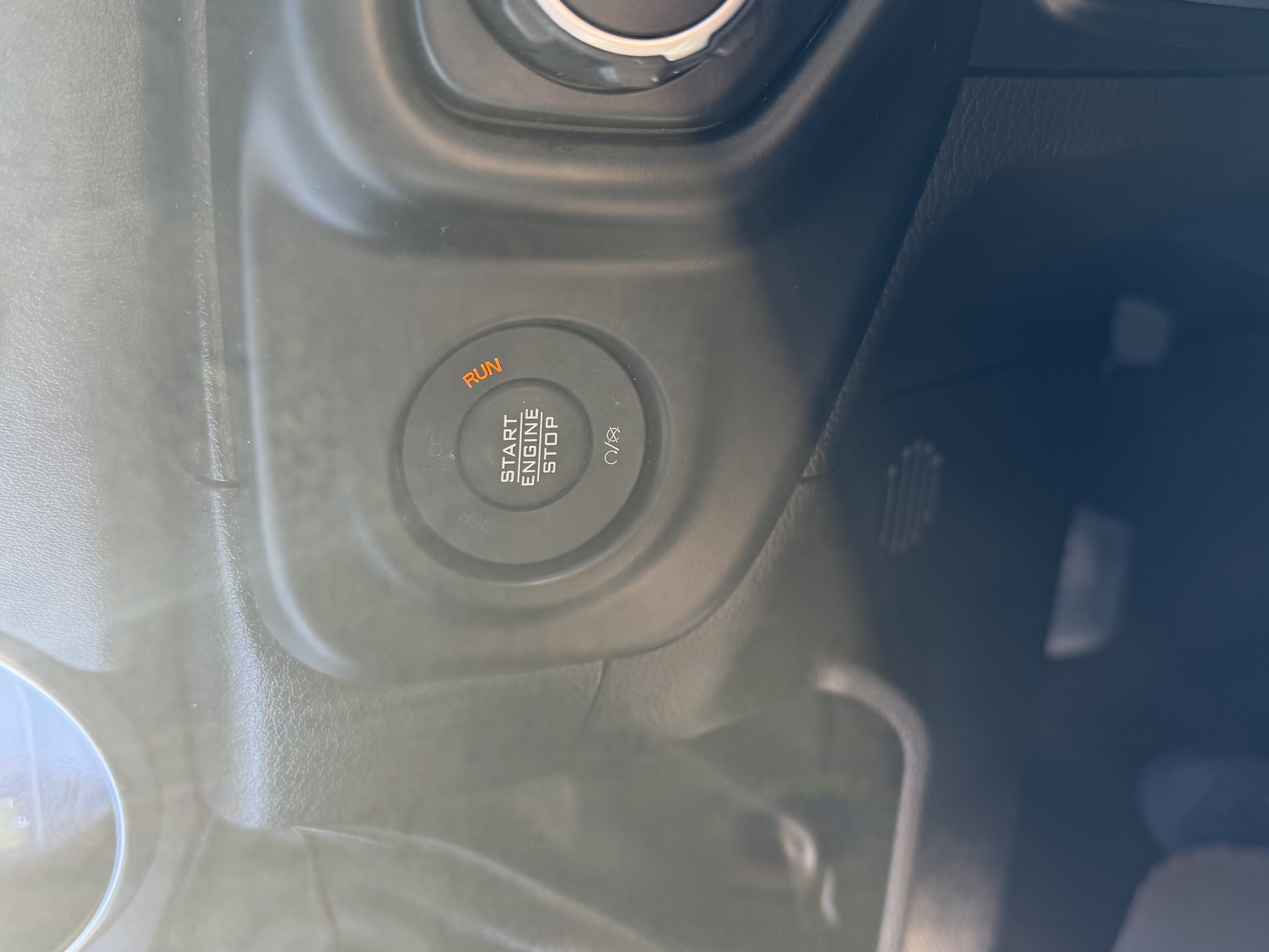 Used 2023 Jeep Wrangler Unlimited Sahara w/ Cold Weather Group AWD/4WD image 15
