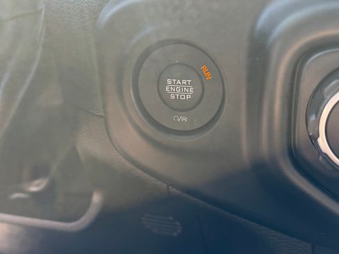Used 2023 Jeep Wrangler Unlimited Sahara w/ Cold Weather Group AWD/4WD image 15