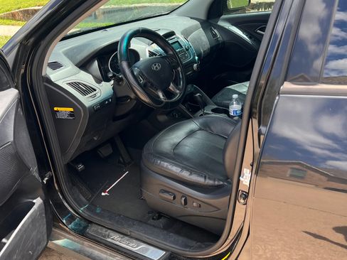 Used 2013 Hyundai Tucson Limited FWD image 16