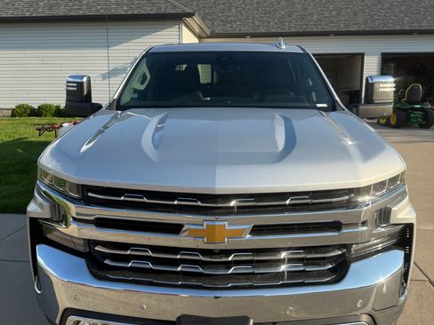 Used 2020 Chevrolet Silverado 1500 LTZ w/ LTZ Premium Package AWD/4WD image 2
