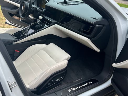 Used 2024 Porsche Panamera 4 AWD/4WD image 10