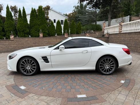 Used 2017 Mercedes-Benz SL 550 image 26