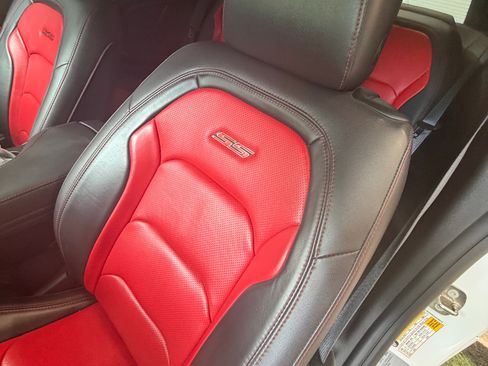 Used 2018 Chevrolet Camaro SS RWD image 9